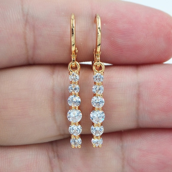 Fashionable Earrings - Picture 1 of 6